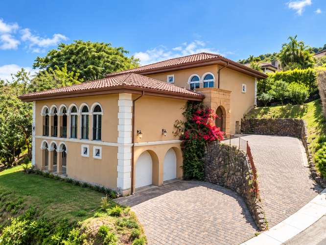 Alquiler Residencia de Lujo Cerro Colón | 500m² c/ Ascensor + Cocina Mármol , 4dor + 4 Baños + 5 Park | $3,400 USD / mes - Imagen 4