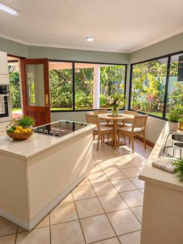 Viva en la  Naturaleza,Alquiler Residencia de Lujo Cerro Colón | 604m² c/  6 dor + 5 Baños + 5 Park | $3,500  / mes