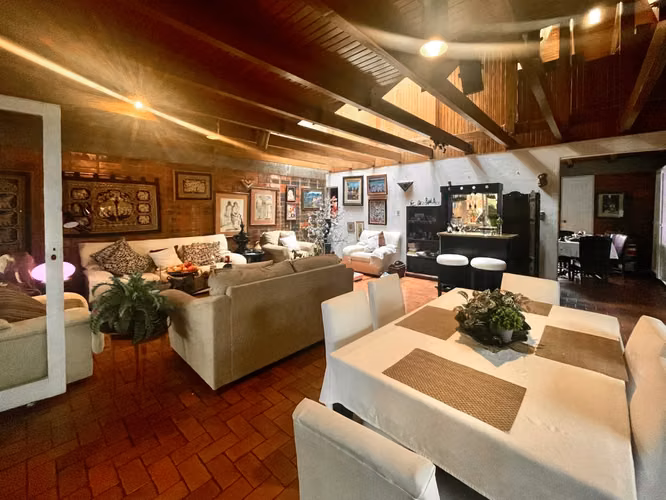 Se vende Casa independiente en Montelimar, Goicoechea (AD).