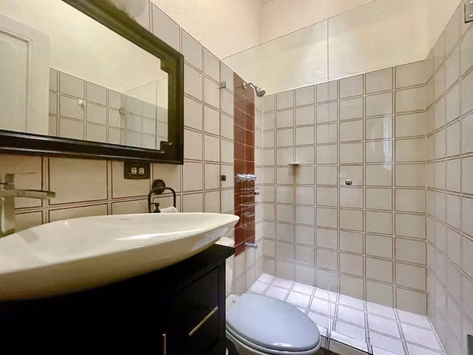 Se vende Casa independiente en Montelimar, Goicoechea (AD).