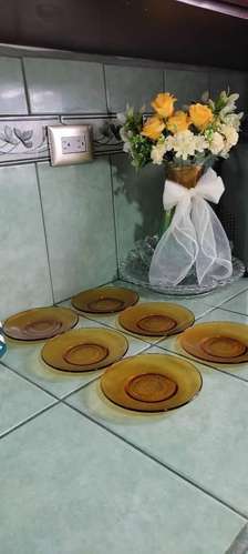 Platos café translúcidos