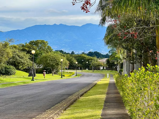 VENDO LOTE DE 361 M2 EN SAN ISIDRO DE HEREDIA - Imagen 19