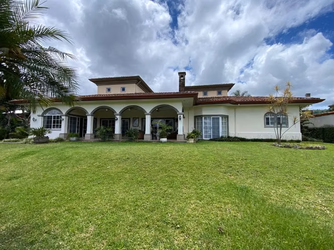 VENTA CASA LA CARAÑA SANTA ANA - 4 Dormitorios, 3 baños, 10 parqueos. - Imagen 12