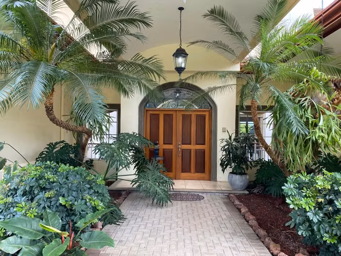 VENTA CASA LA CARAÑA SANTA ANA - 4 Dormitorios, 3 baños, 10 parqueos. - Imagen 16
