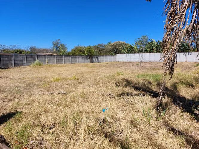SE VENDE LOTE EN SAN LORENZO DE SAN JOAQUIN DE FLORES HEREDIA