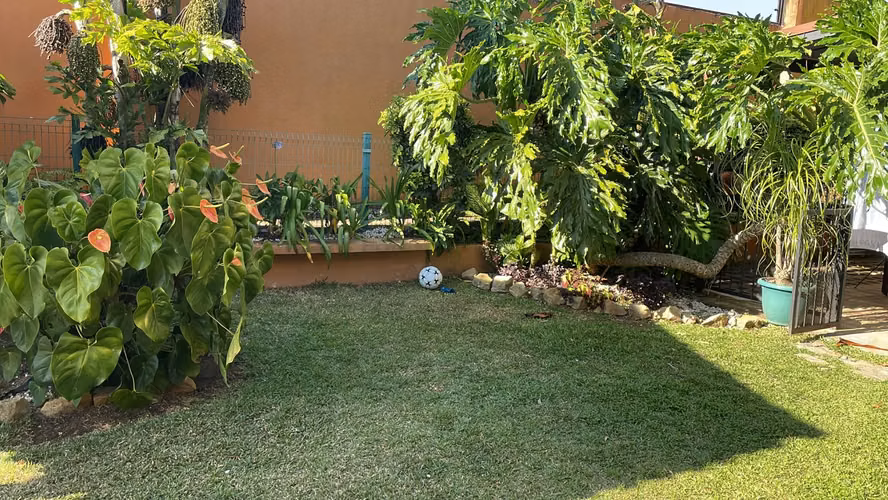 Heredia,S.Pablo, casa con terraza y jardin.