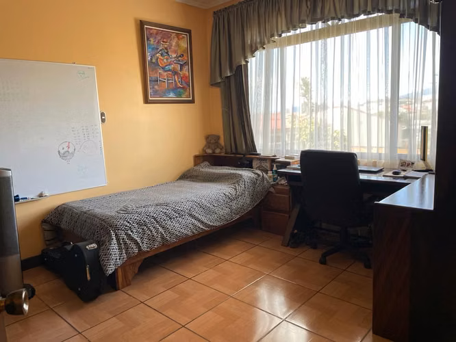 Heredia,S.Pablo, casa con terraza y jardin.