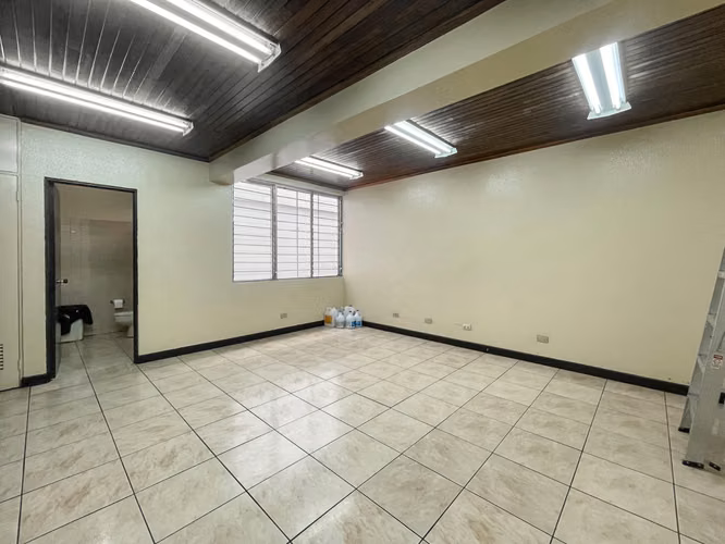Se vende o alquila edificio con parqueo en el centro de San José (AD). - Imagen 6