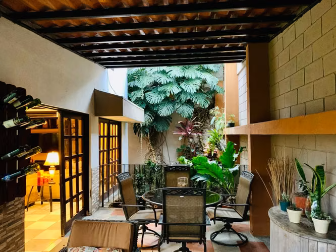 REBAJA $40.000 - VENTA DE CASA AYARCO INDEPENDIENTE C/ BUEN PATIO - CURRIDABAT