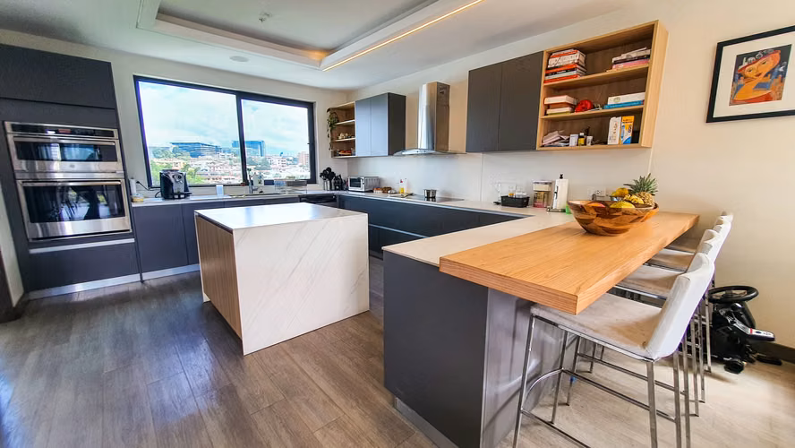 Venta de Amplio Apartamento en Condominio en San Rafael de Escazú - Imagen 4