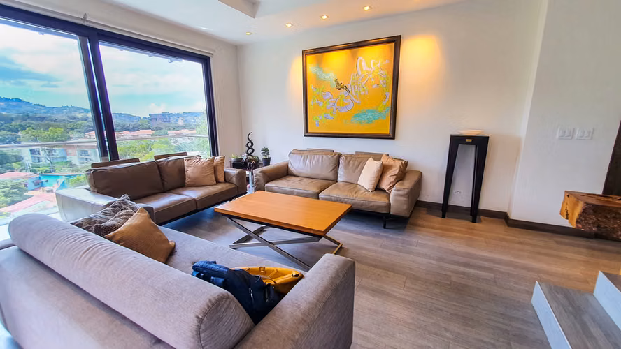 Venta de Amplio Apartamento en Condominio en San Rafael de Escazú - Imagen 2