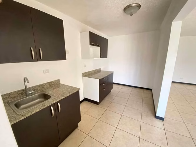 CONDOMINIO VISTA REAL (CONCASA) a 7km del aeropuerto - Imagen 2