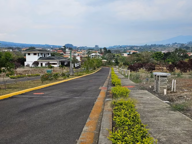 LOTES en San Isidro de Heredia con bellas vistas a las montañas y a San José - Imagen 11