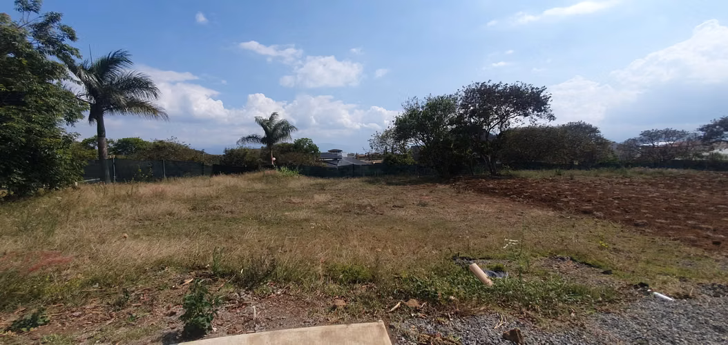 10 LOTES en San Isidro de Heredia en exclusivo condominio