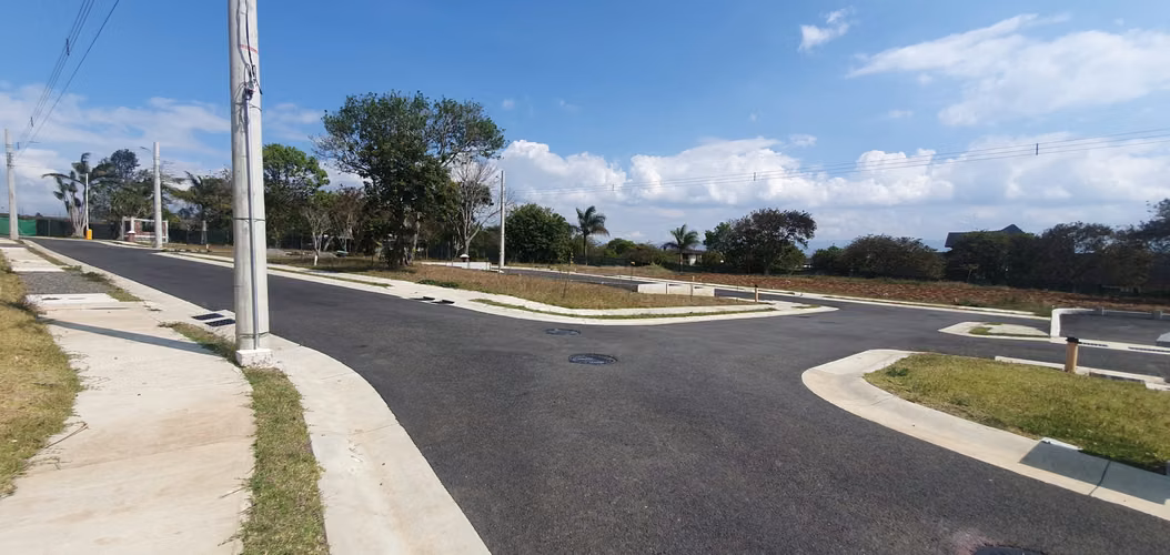 10 LOTES en San Isidro de Heredia en exclusivo condominio