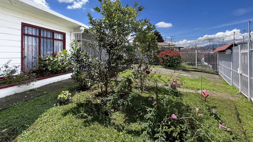 Se vende amplia propiedad en Moravia (FE). - Imagen 6