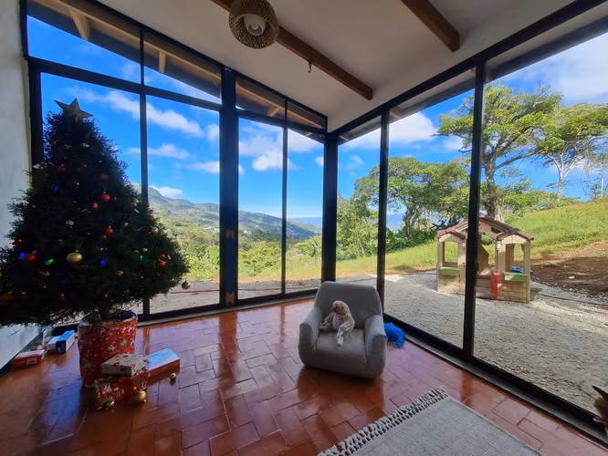 Quinta con vistas al valle y montaña, casa pequeña,arroyo,naciente - Imagen 10