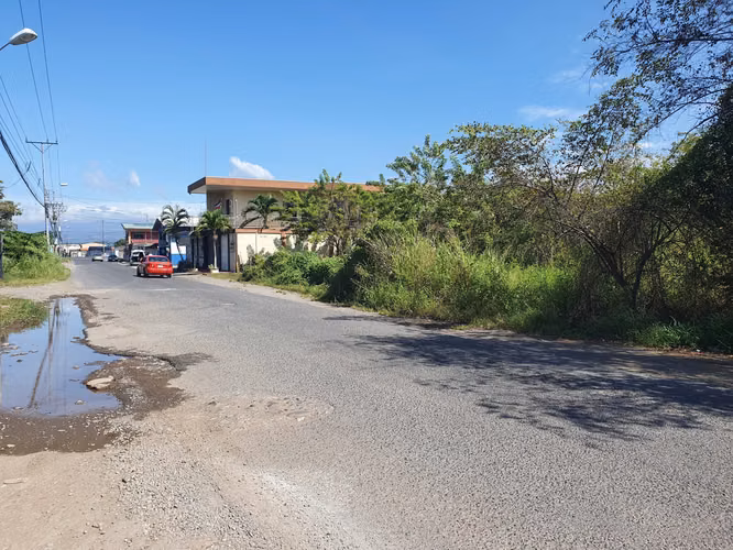 Puntarenas a 100m del Hosp Monseñor Sanabria… hermoso lote plano