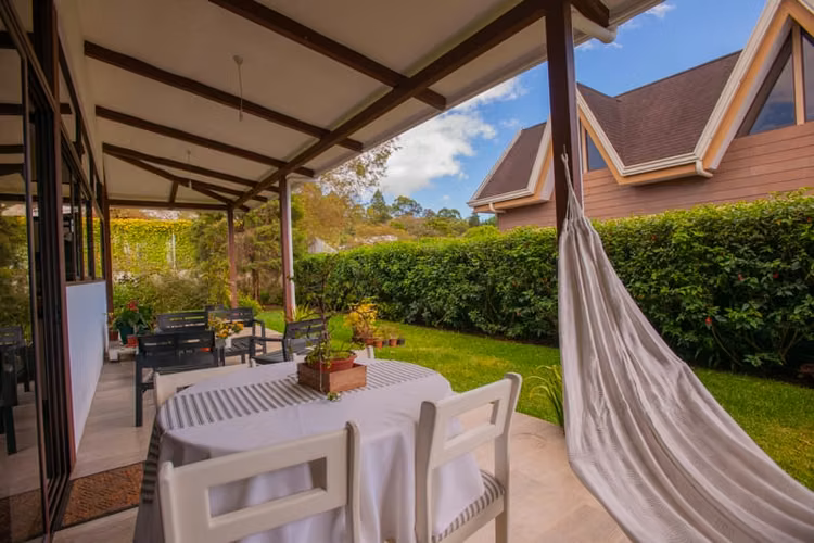 VENDO HEMOSA CASA EN CONDOMINIO EN SAN RAMON DE LA UNION - Imagen 2