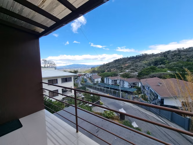 CASA CON VISTAS PANORAMICAS -  EN VENTA - RIO ORO DE SANTA ANA - Imagen 11