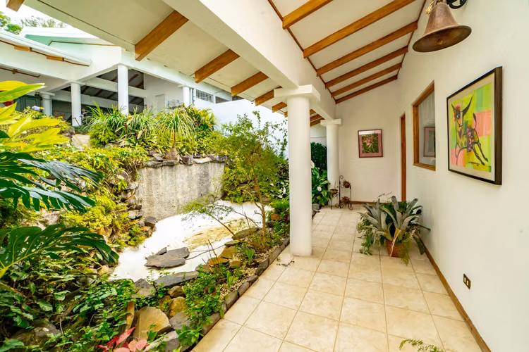 Se vende Casa en Patio de Agua, San Rafael, Vázquez de Coronado (FE).