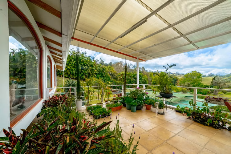 Se vende Casa en Patio de Agua, San Rafael, Vázquez de Coronado (FE).