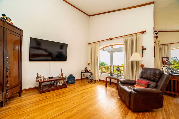 Se vende Casa en Patio de Agua, San Rafael, Vázquez de Coronado (FE).