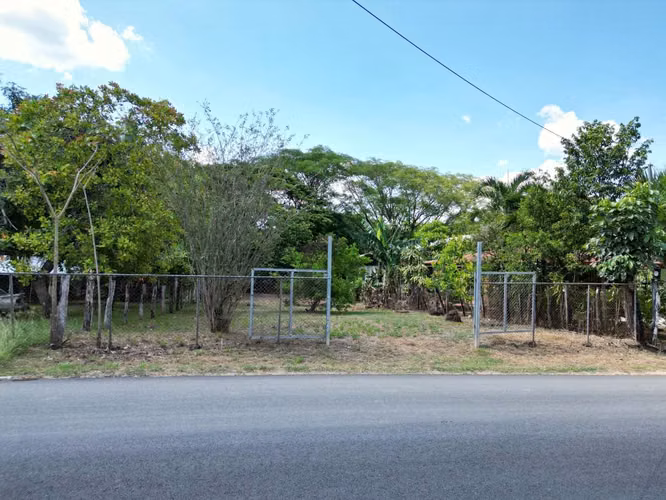 REBAJADO! Lote plano listo para construir en Nicoya Centro - Imagen 3