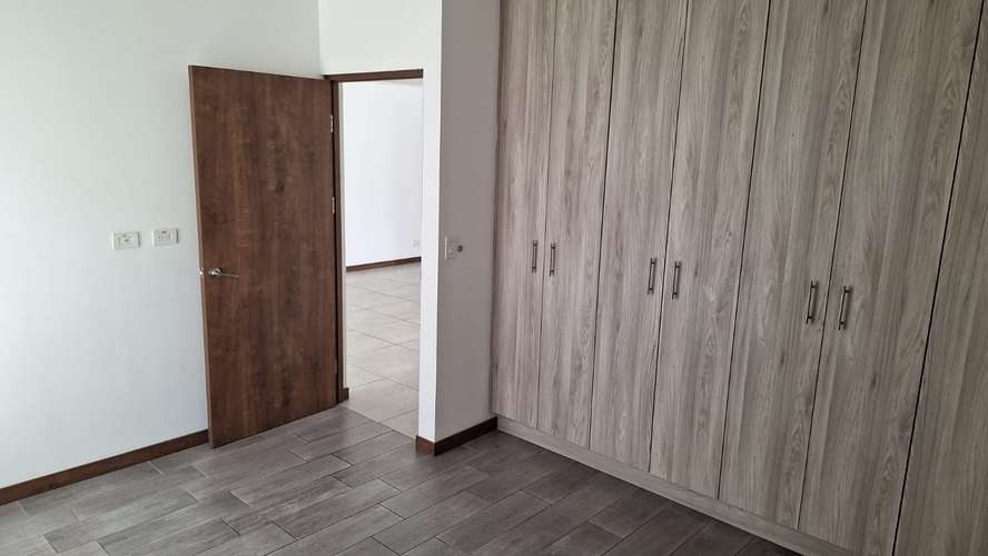 SE ALQUILA HERMOSA CASA EN EL COYOL DE ALAJUELA