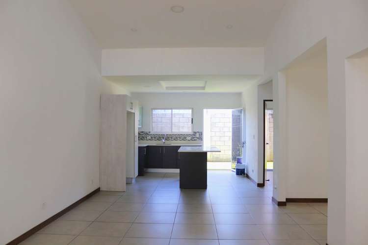 SE ALQUILA HERMOSA CASA EN EL COYOL DE ALAJUELA