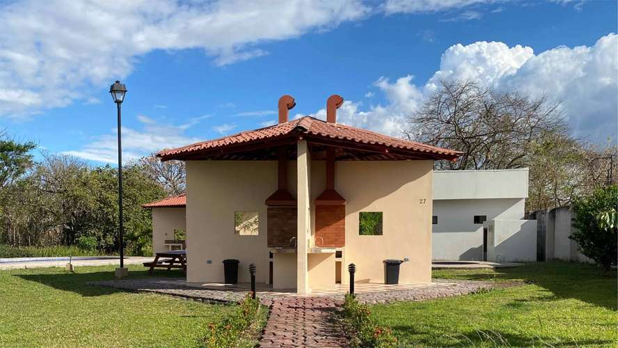SE ALQUILA HERMOSA CASA EN EL COYOL DE ALAJUELA