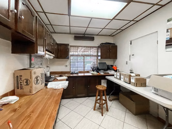 Se vende Casa con Uso de Suelo Mixto, Los Yoses (AD).