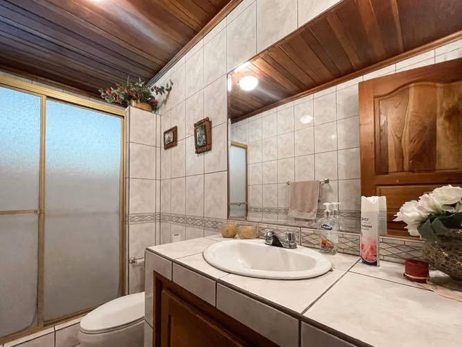 Se vende propiedad con vista en La Angelina, Cartago (AD). - Imagen 14