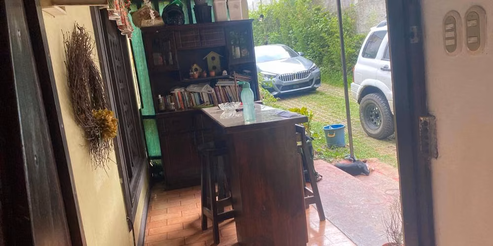 Se vende casa única en pintoresco Centro de Ciudad Colón - Imagen 5