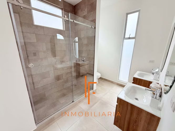 Venta de Casa con Lote de 200 m2 y Amenidades en Condominio, Curridabat - Imagen 8