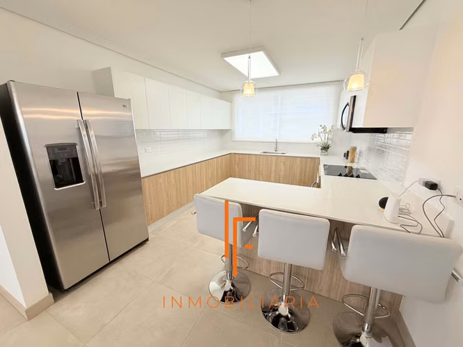 Venta de Casa con Lote de 200 m2 y Amenidades en Condominio, Curridabat - Imagen 5
