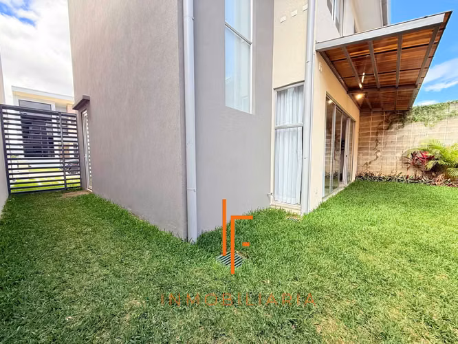 Venta de Casa con Lote de 200 m2 y Amenidades en Condominio, Curridabat - Imagen 11