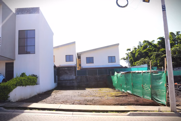 SE VENDE LOTE, CONDOMINIO SANTA RITA, LA CEIBA - ALAJUELA - Imagen 2
