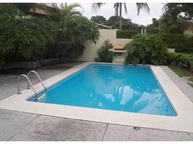 Casa,Condo 3dorms ,piscina Aquilado ,jardin. privado.