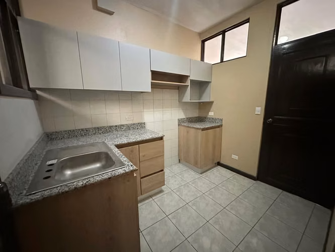 Alquiler de apartamento  en Escazu Centro lugar con excelente ubicación - Imagen 3