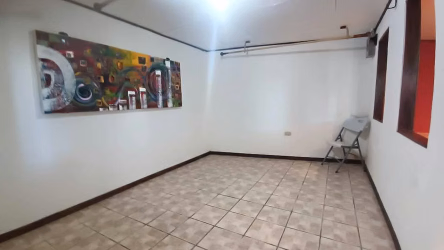 Casa rústica de zocalo/con apartamento en Sabanilla, Montes de Oca