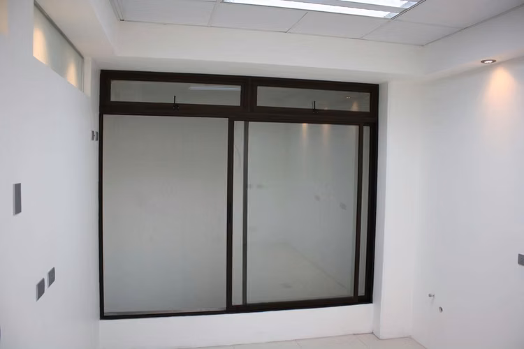 Se alquila local comercial por la Clínica Bíblica, San José - Imagen 8