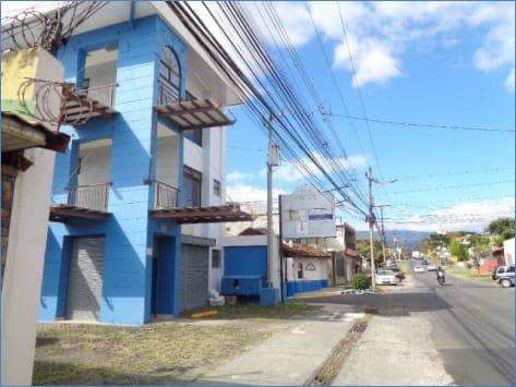 Bello edificio de 3 pisos ,  ascensor ,  con 14 locales comerciakes