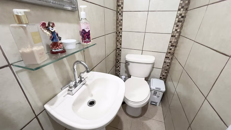 Se vende Propiedad con una Casa y dos Apartamentos, Moravia (FE). - Imagen 5