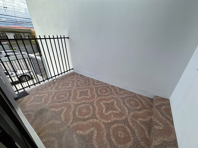 Casa en venta, frente a calle publica. Por el hospital de Heredia. - Imagen 7