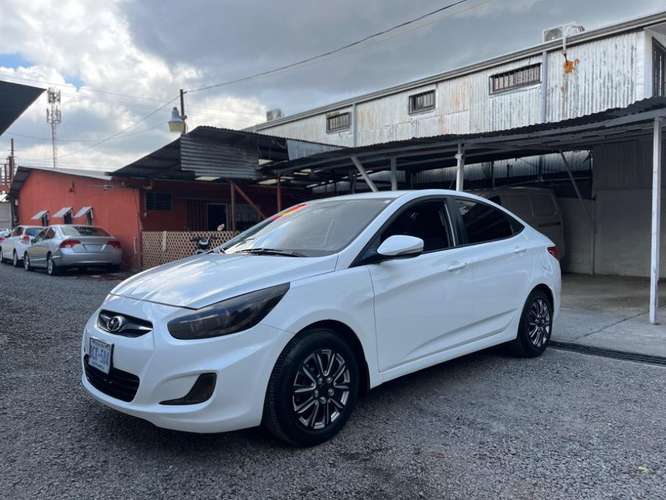 Hyundai Accent Manual 2013 - Imagen 2