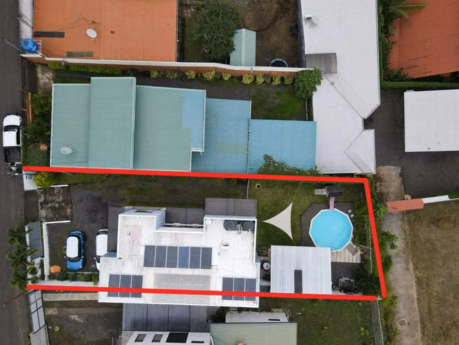 Casa en venta en Atenas, con piscina, terraza, vistas, dos niveles - Imagen 6