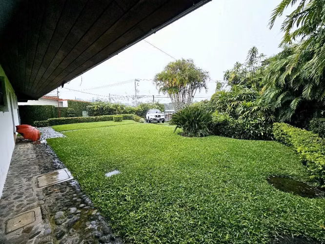 Vendo casa de una planta sobre calle principal de Sabanilla - Imagen 3