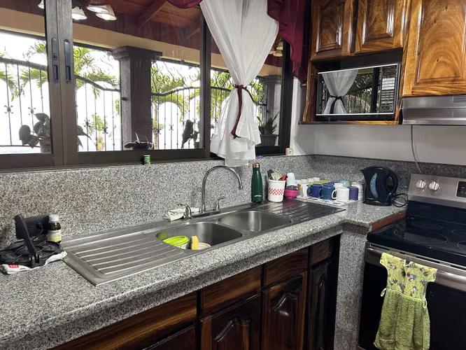 1126 San Juan de Naranjo casa con maravillosa vista! - Imagen 15