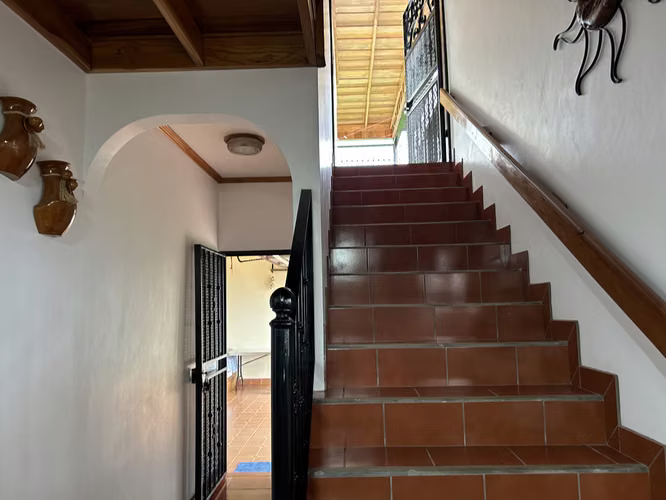 1126 San Juan de Naranjo casa con maravillosa vista! - Imagen 16